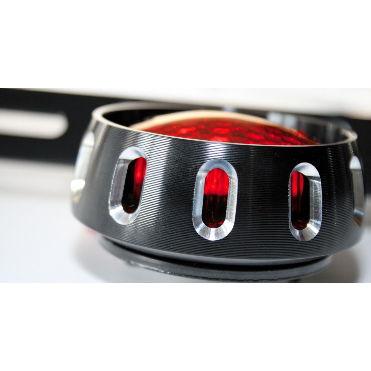 Motorrad LED Rücklicht Kennzeichenhalter, schwarzes Metall-Gehäuse, v,  74,95 €